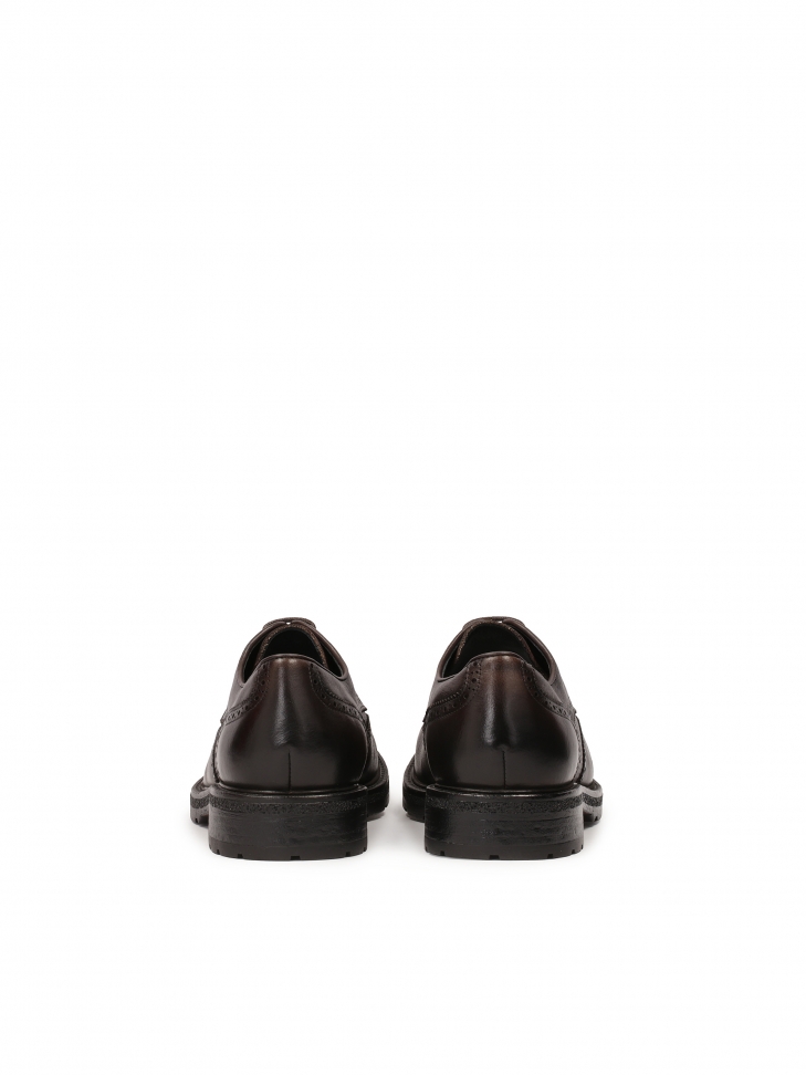 Brązowe półbuty ze zdobieniem brogue