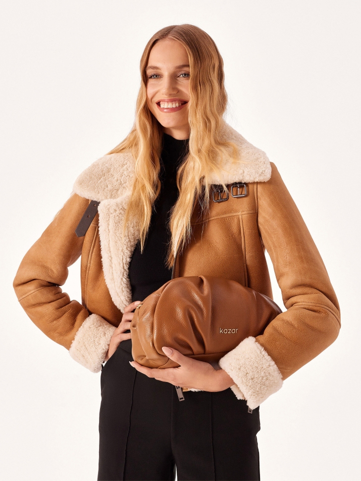 Skórzana pouch bag w kształcie chmurki