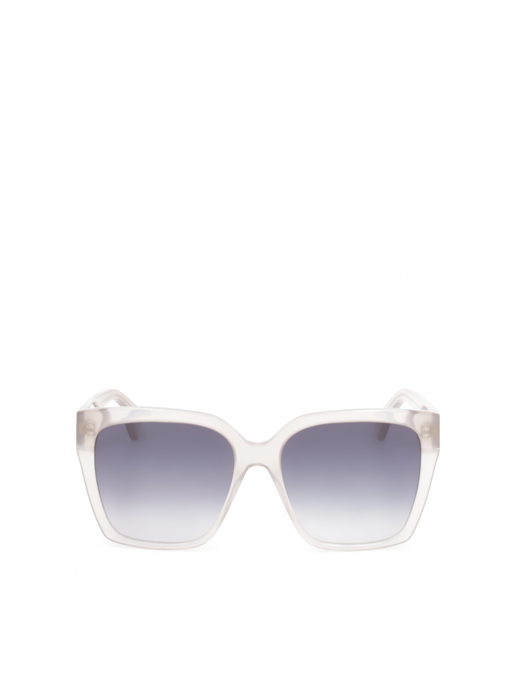 Klasyczne damskie okulary w jasnym kolorze