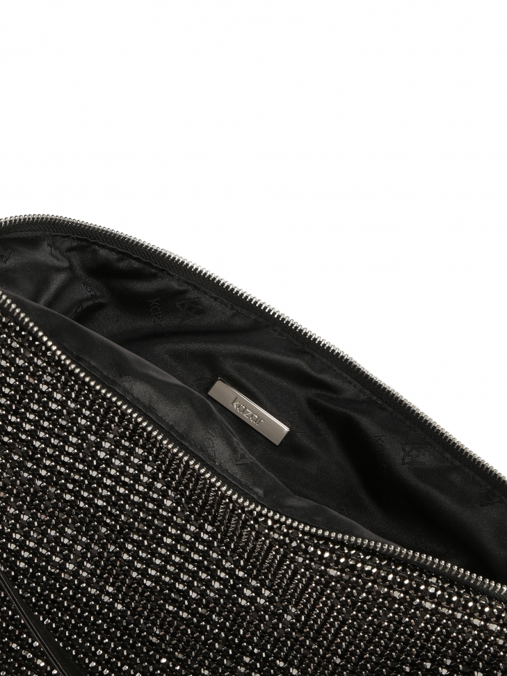 Czarna torebka wysadzana cyrkoniami