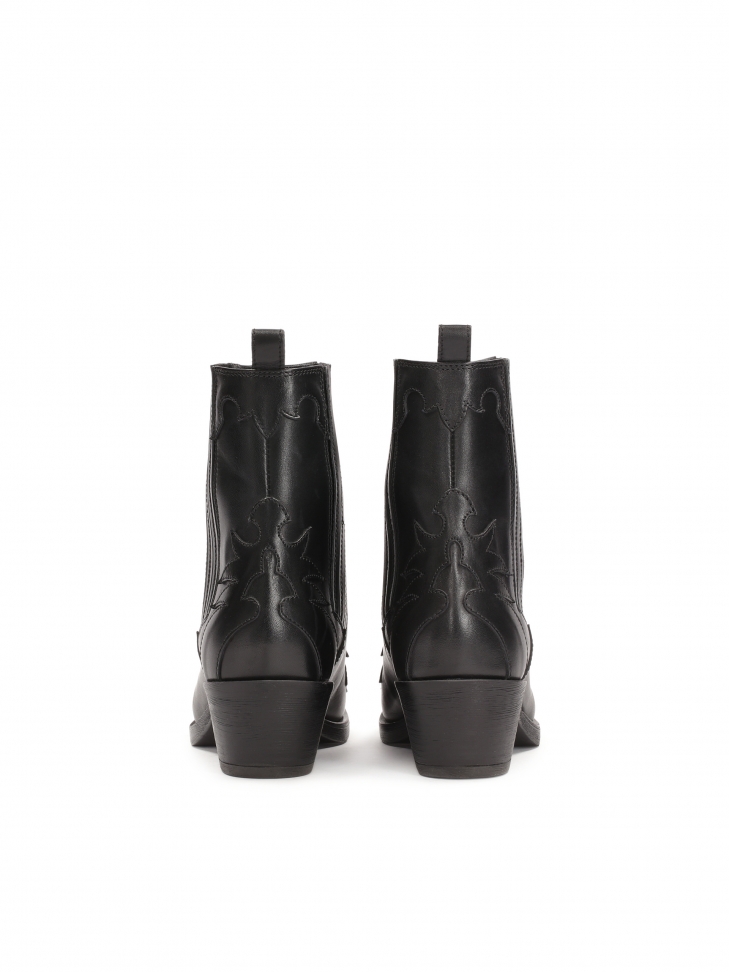 Efektowne kowbojki z licowej skóry