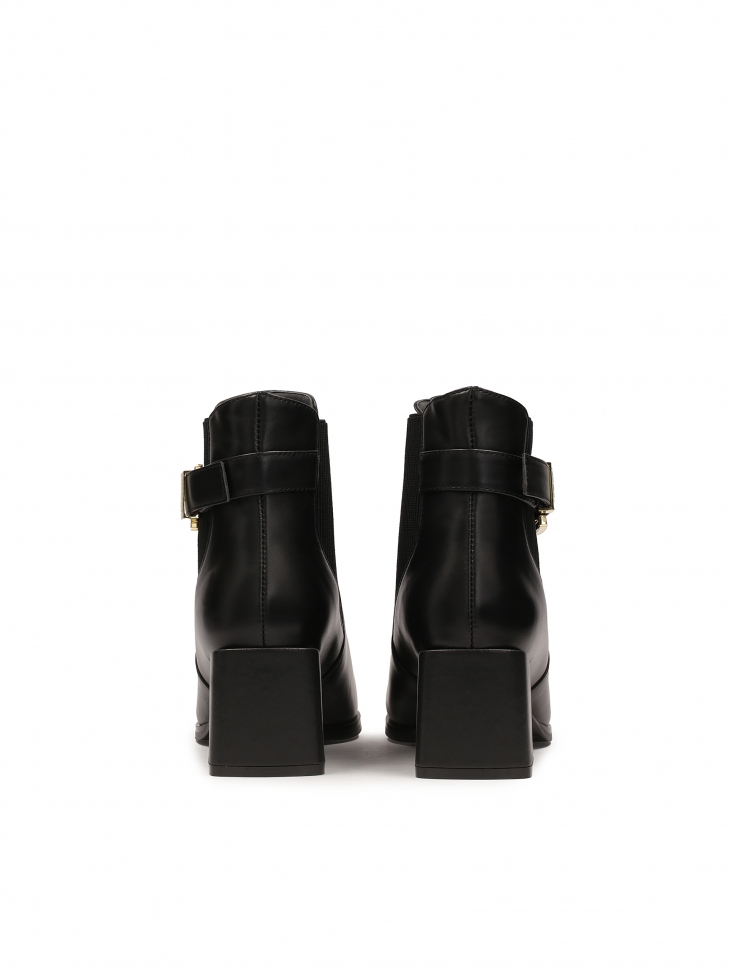 Czarne botki ze wsuwaną cholewką