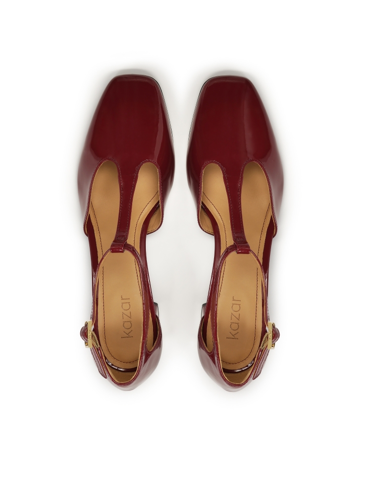 Bordowe czółenka z półotwartą lakierowaną cholewką