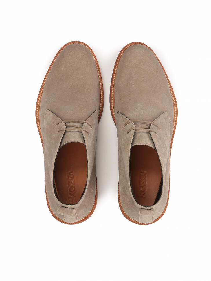 Trzewiki taupe na kontrastującej podeszwie