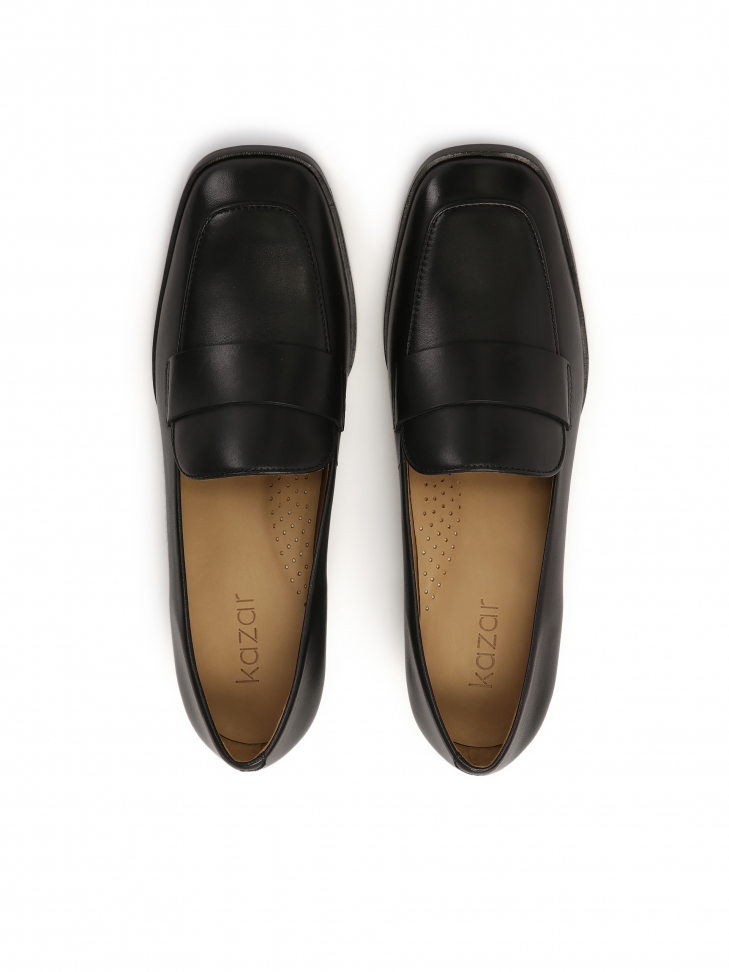 Skórzane czółenka typu lordsy na słupku