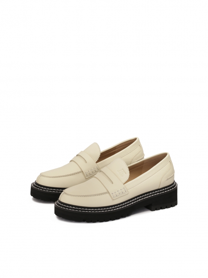 Skórzane półbuty na kontrastującej podeszwie