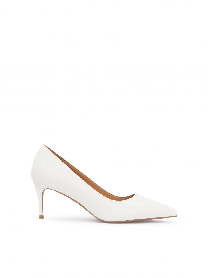 Białe skórzane czółenka ślubne