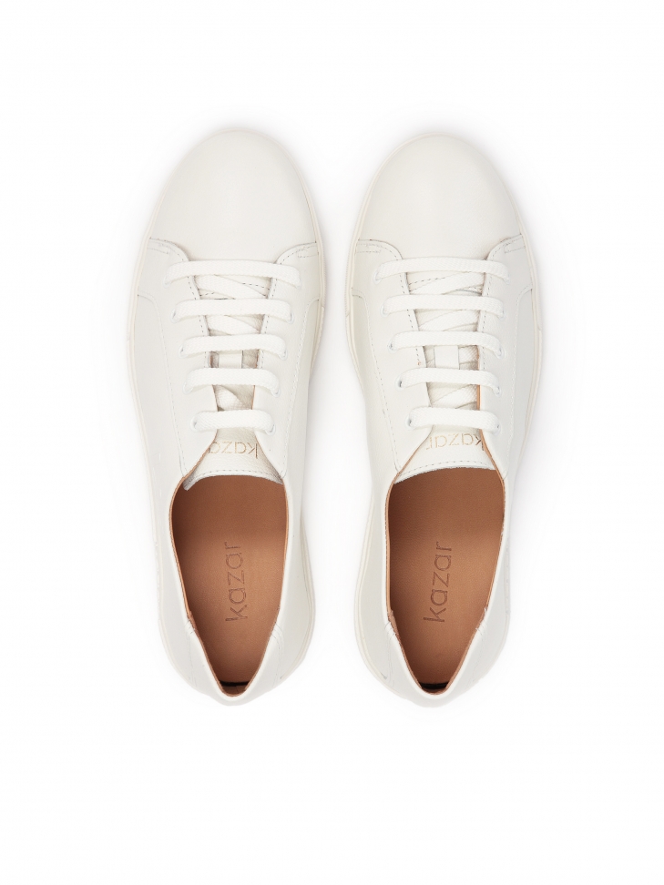 Białe sneakersy damskie