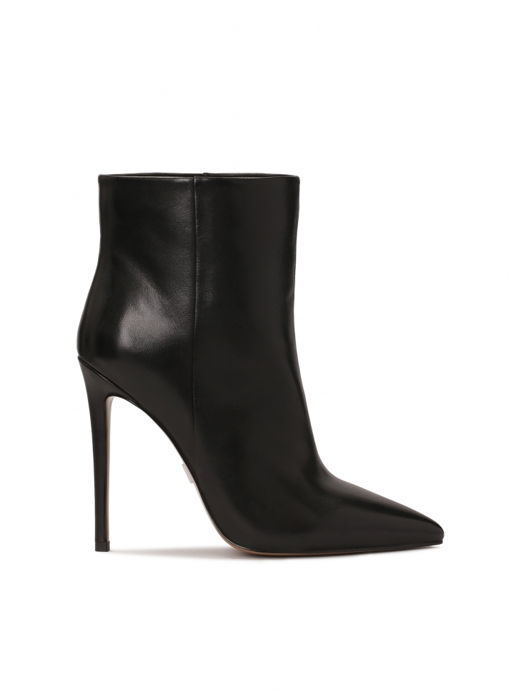 Botki na obcasie ze wsuwaną cholewką