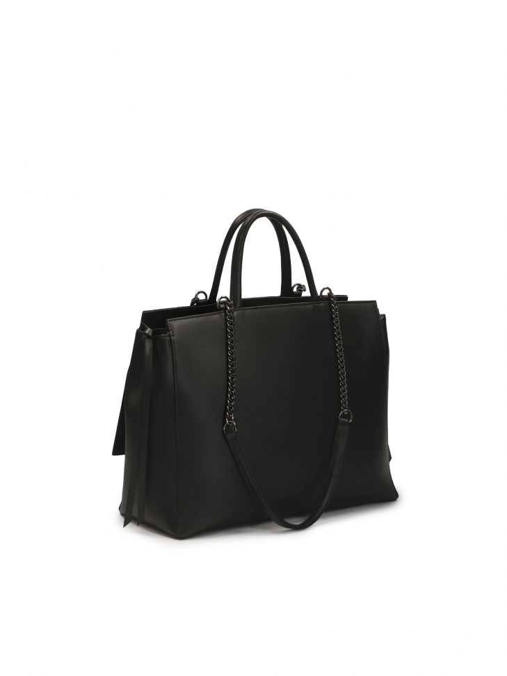 Torebka o unikalnym kształcie z tłoczonym wzorem