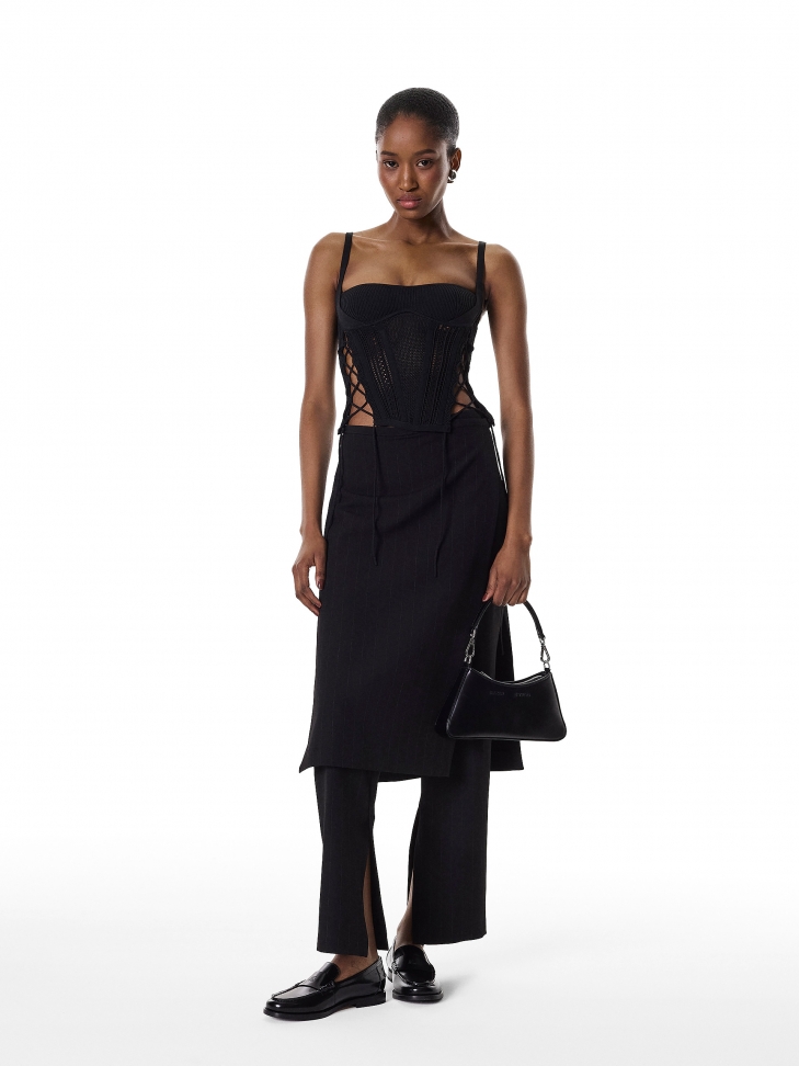 Czarna minimalistyczna torebka skórzana