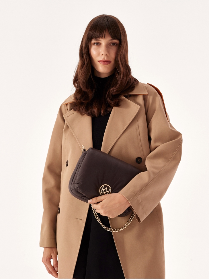 Miękka skórzana torebka na łańcuchu