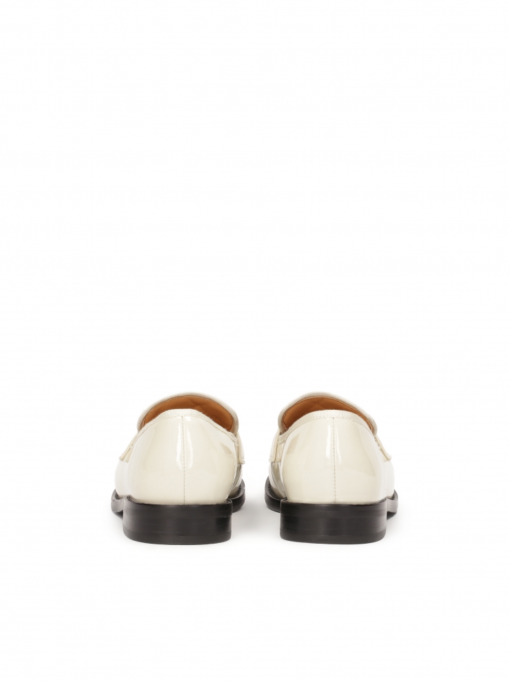 Pikowane loafersy z lakierowanej skóry