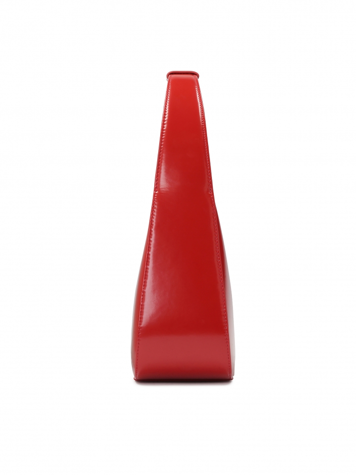 Czerwona torebka z uchwytem do ręki