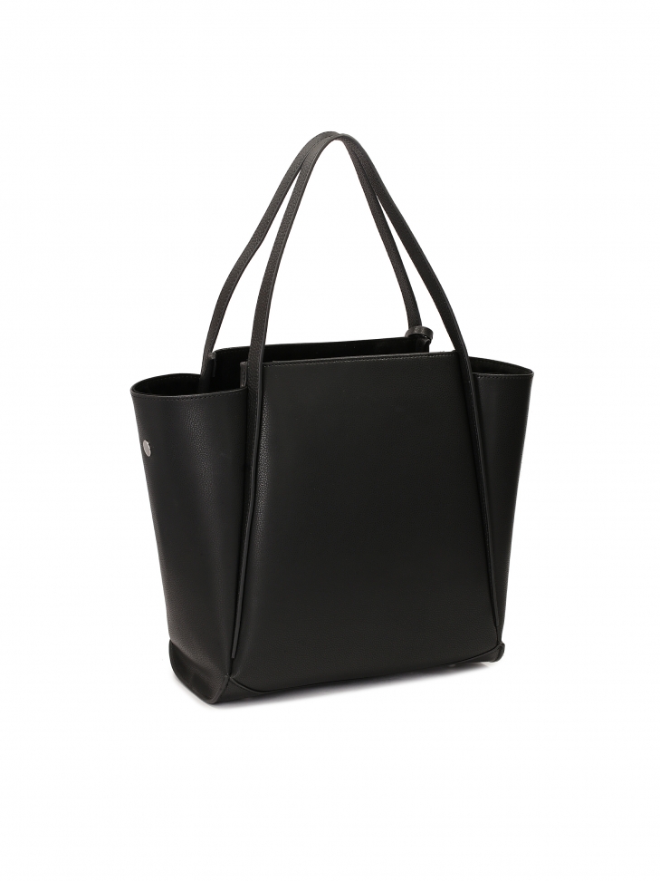 Komfortowa czarna torebka ze skóry o pojemnym wnętrzu