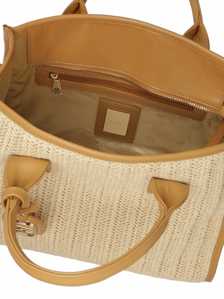 Pleciona beżowa torebka ze skórzanymi elementami