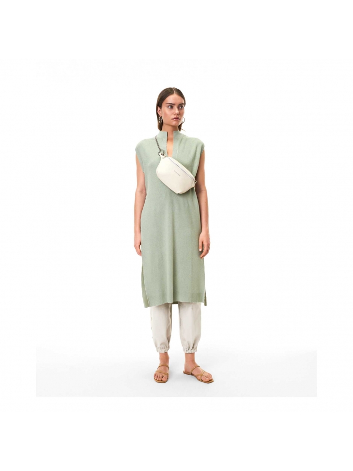 Nerka damska w kolorze amanej bieli