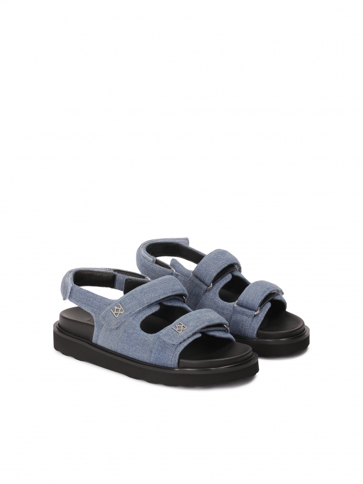 Niebieskie sandały z tkaniny denim zapinane rzepami