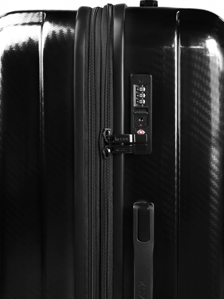 Duża czarna walizka o ciekawej strukturze z zamkiem szyfrowym