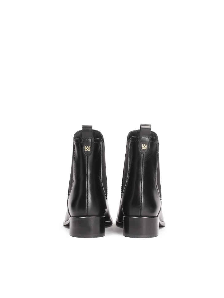 Czarne klasyczne sztyblety damskie