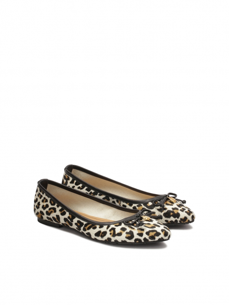 Baleriny ze skóry z naturalnym włosiem w zwierzęcy print