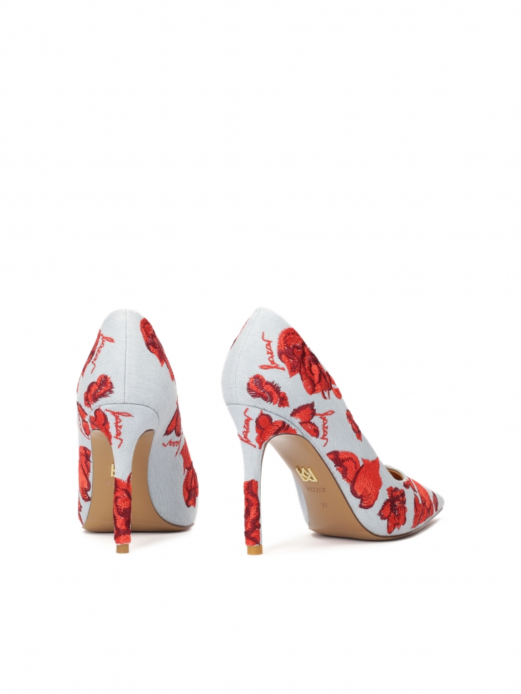 Niebieskie czółenka denim w czerwone kwiaty