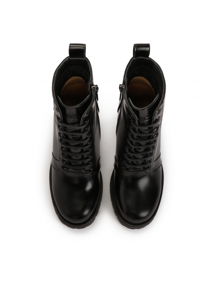 Sznurowane botki ze skóry na wysokim słupku