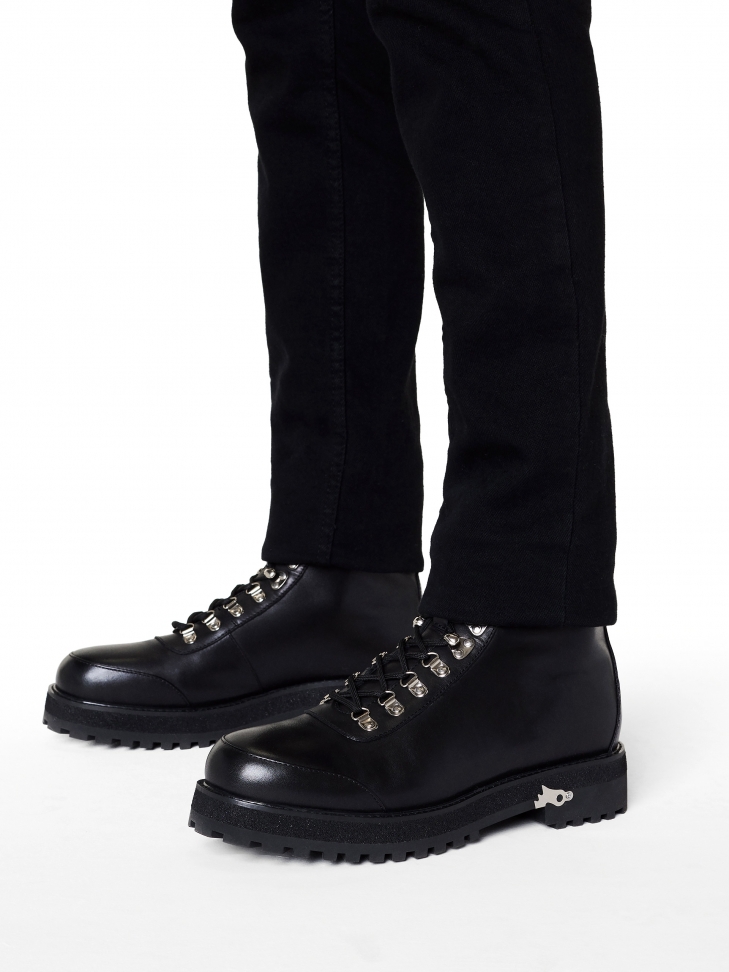 Klasyczne męskie trepy z wiązaniem