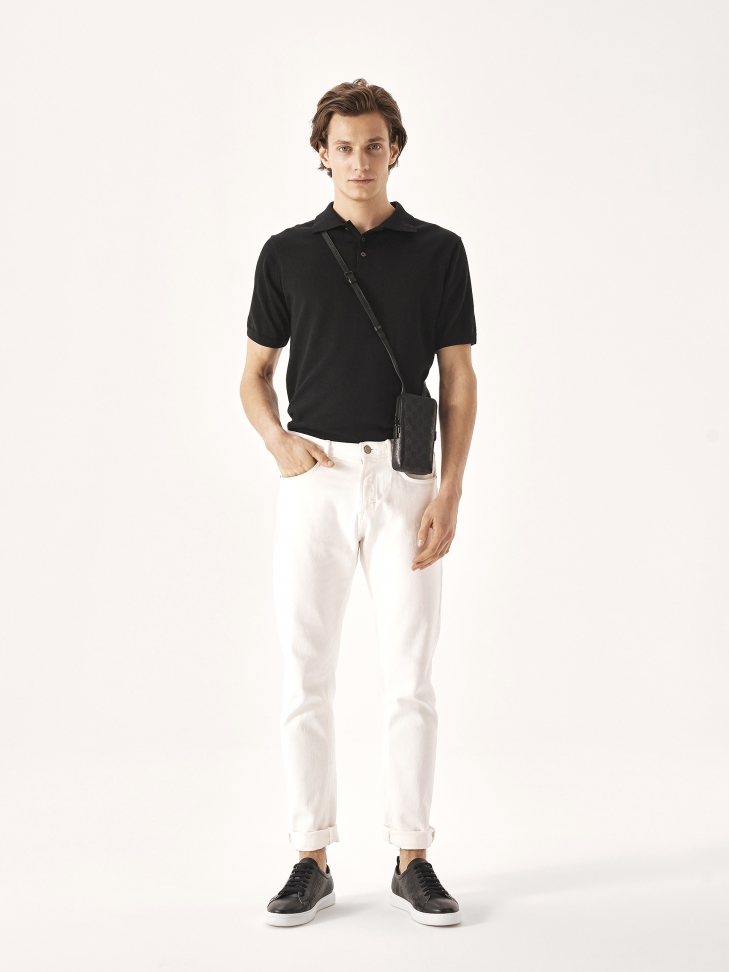 Czarne perforowane sneakersy ze skóry