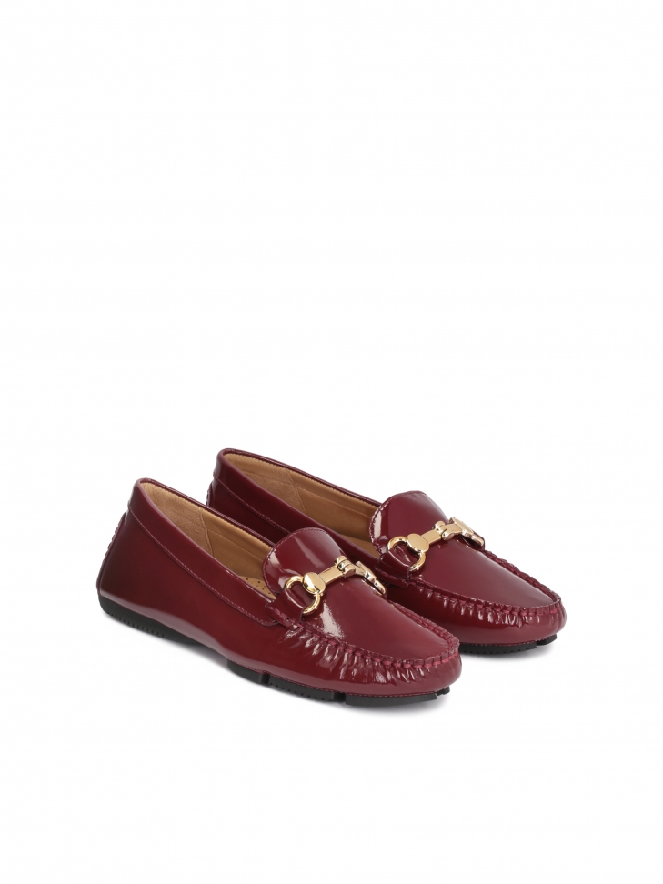 Bordowe lakierowane mokasyny damskie z wkładką komfort