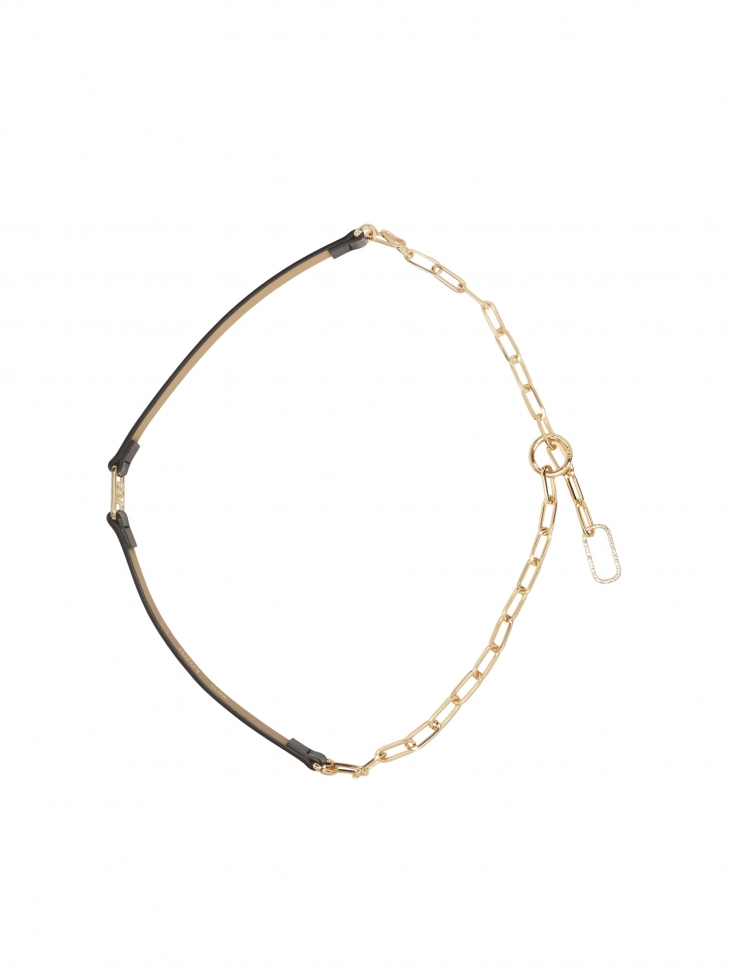 Wąski czarny pasek ze otym łańcuchem