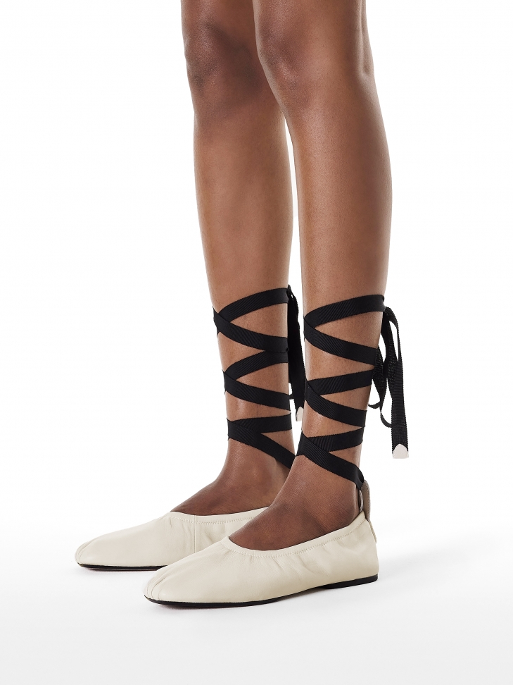 Elastyczne skórzane baleriny z marszczeniem