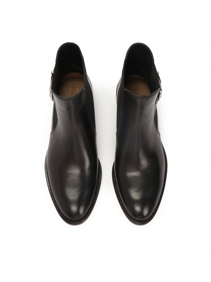 Skórzane sztyblety ze sprzączką