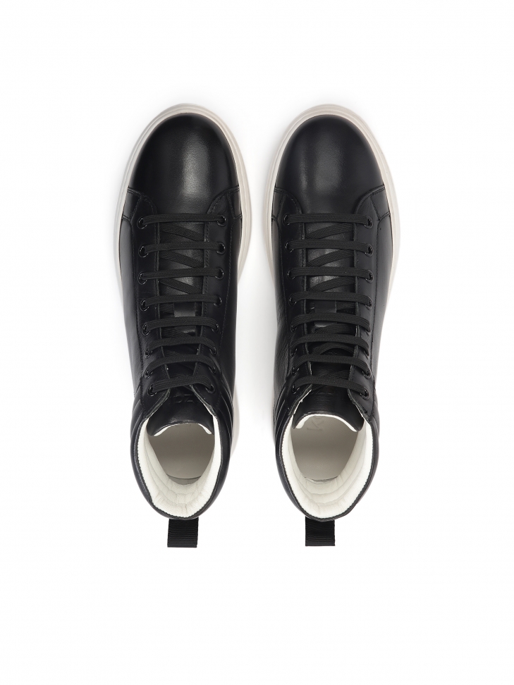 Skórzane czarne sneakersy męskie w nowoczesnym stylu