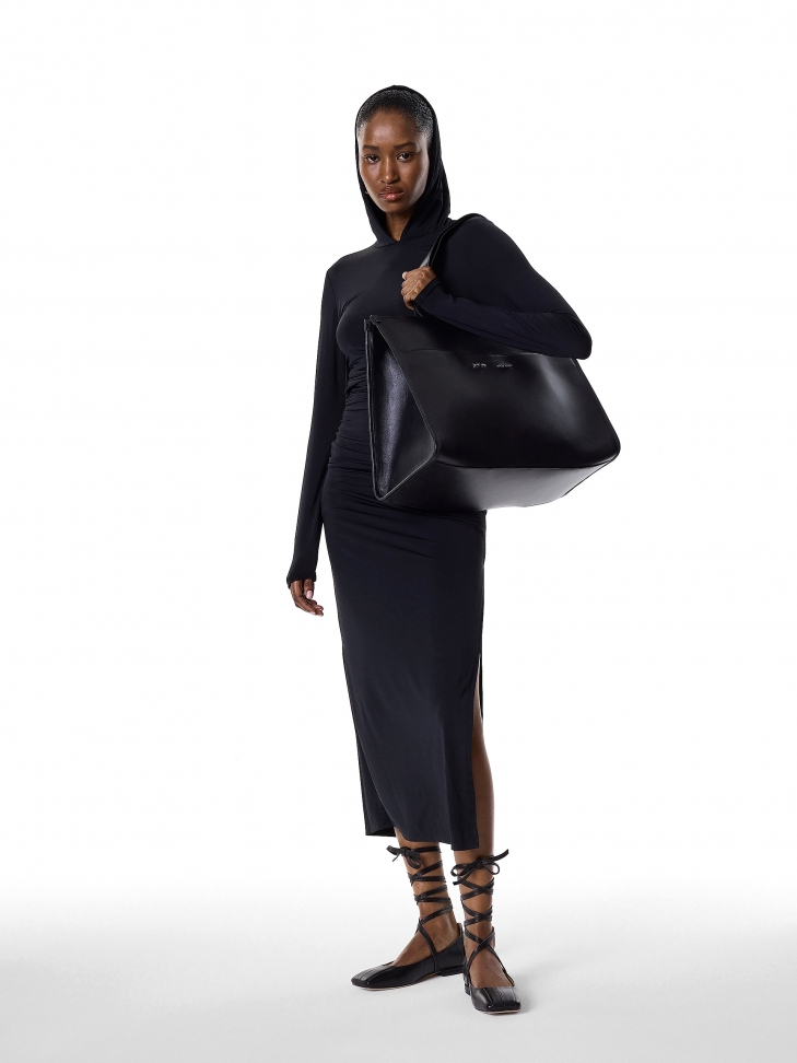 Duża czarna tote bag z saszetką