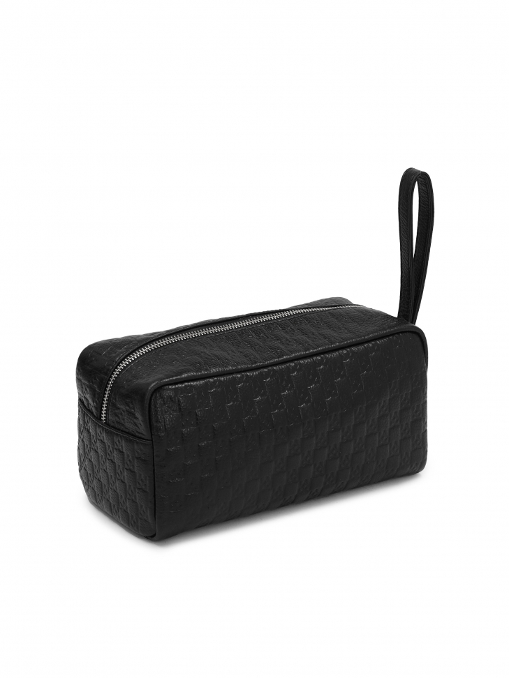 Elegancka czarna kosmetyczka z tłoczonymi monogramami