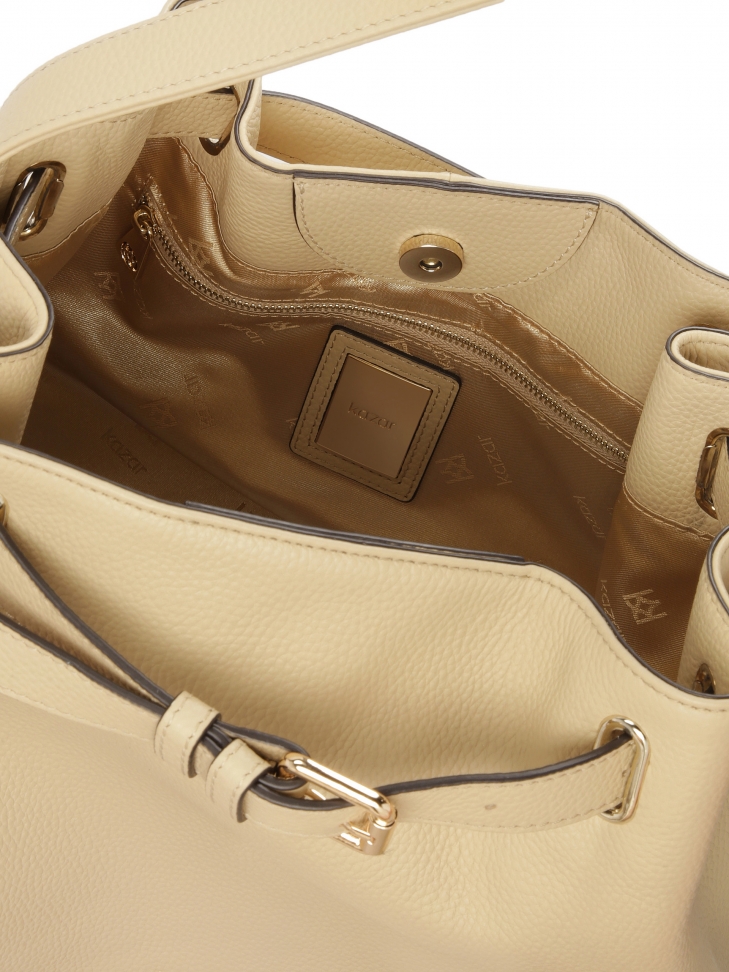 Beżowa torebka w kształcie worka