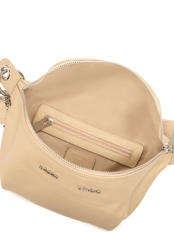 Beżowa nerka ze skóry