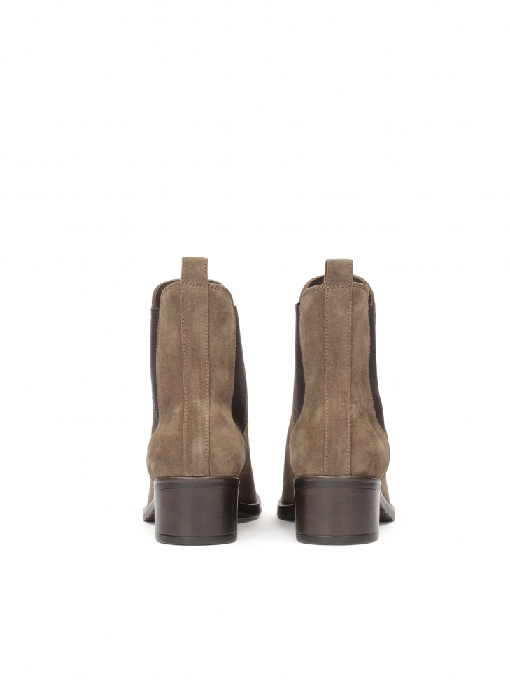 Wsuwane botki na grubym obcasie