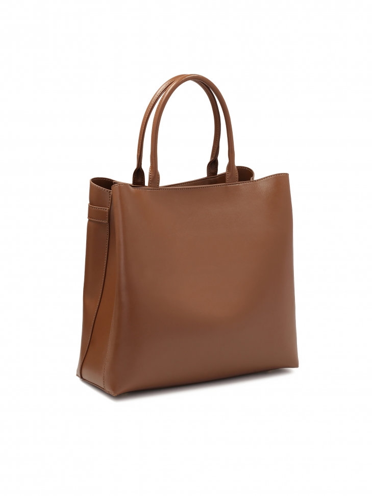 Brązowa skórzana torebka z klamerką