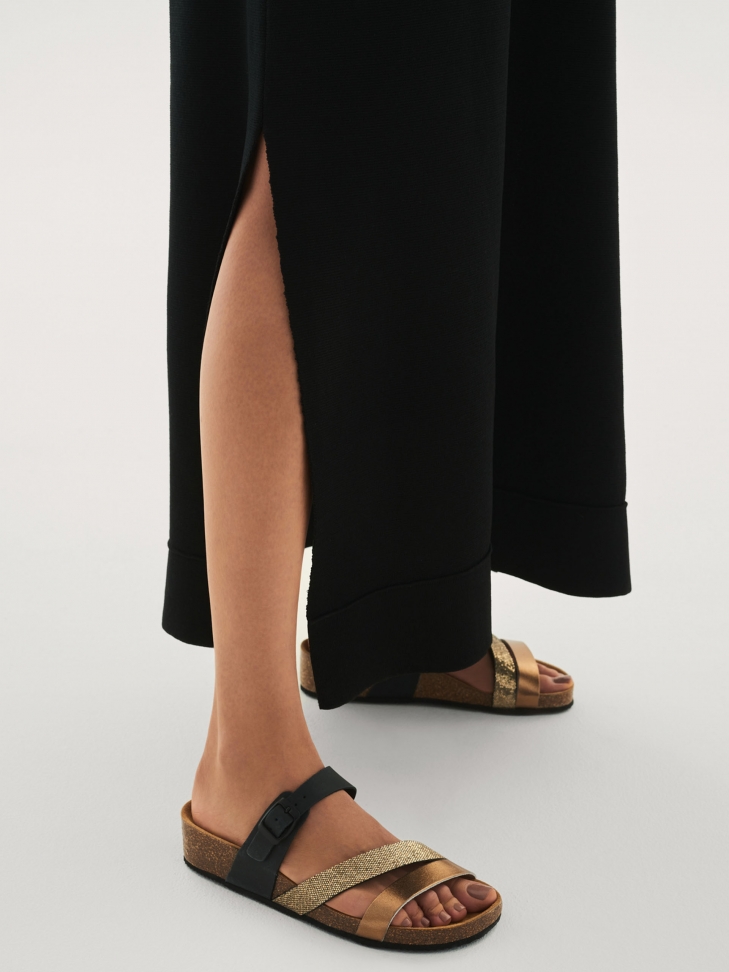 Czarno-ote klapki damskie