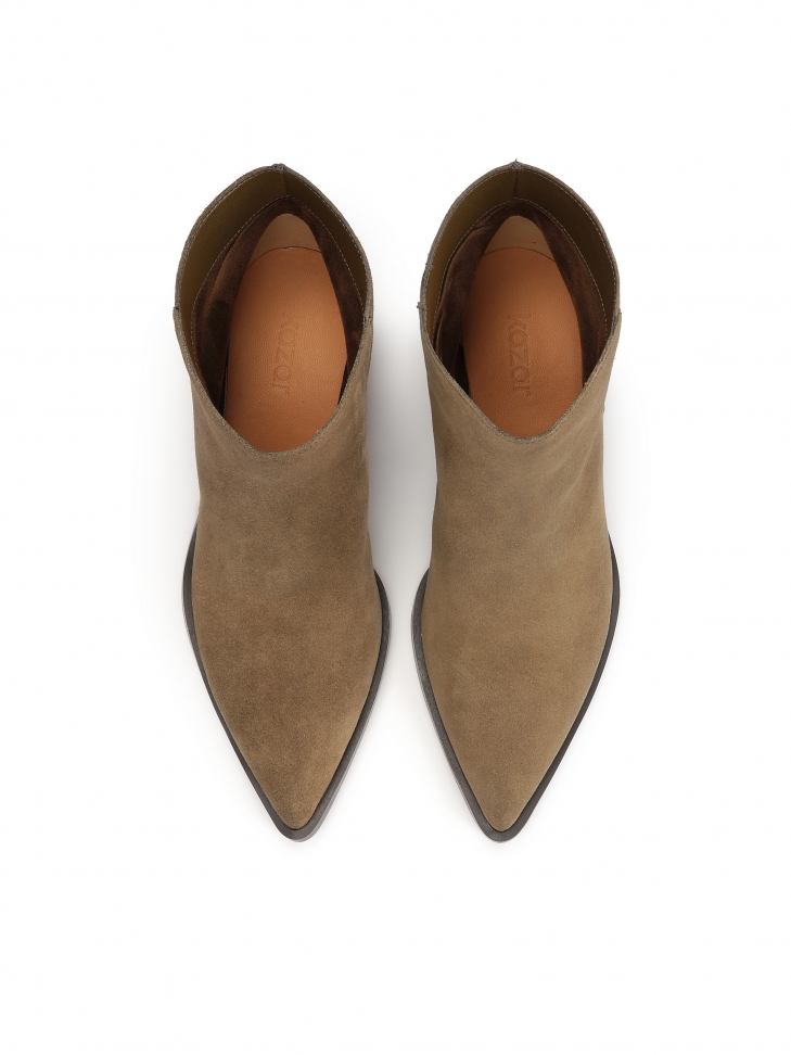 Niskie zamszowe botki typu kowbojki