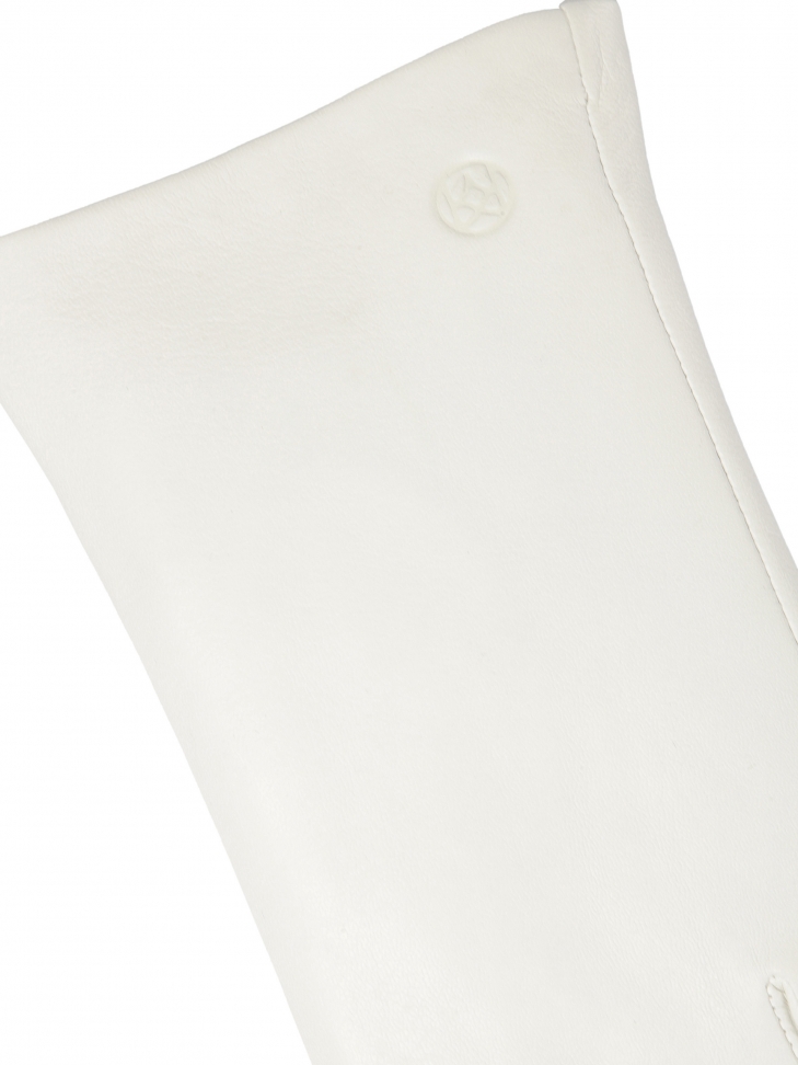 Białe skórzane rękawiczki