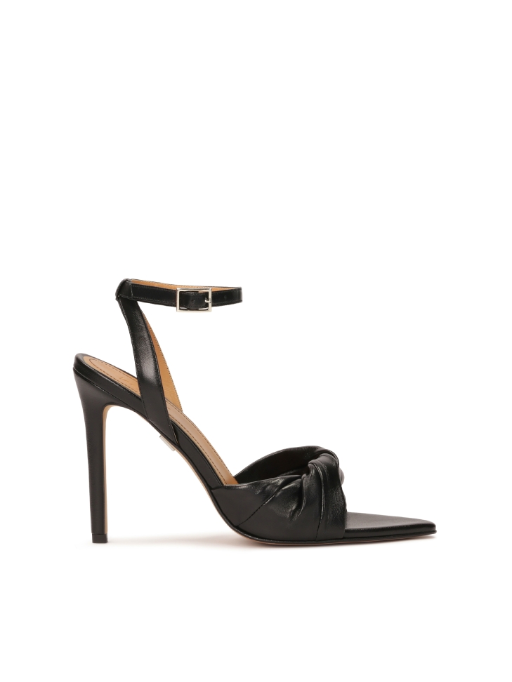 Skórzane sandały z wydłużonymi noskami