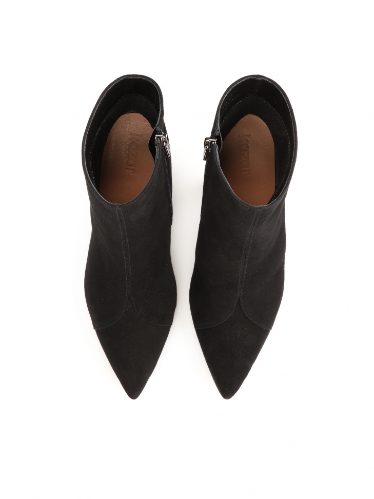 Zamszowe botki na smukłym obcasie