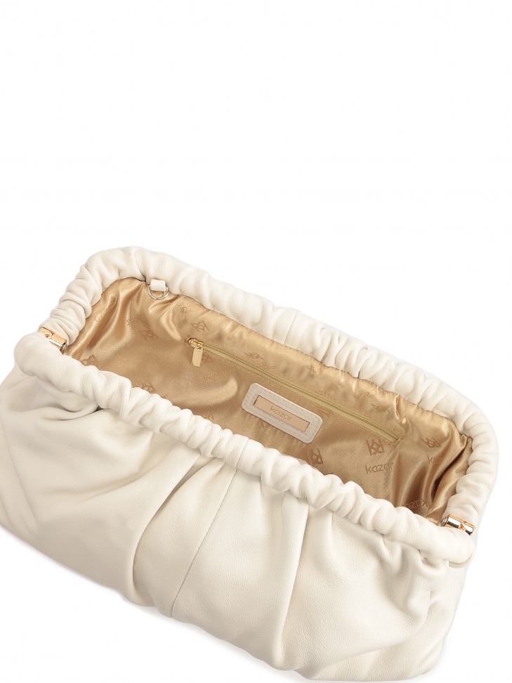 Skórzana marszczona torebka z metalową ramą