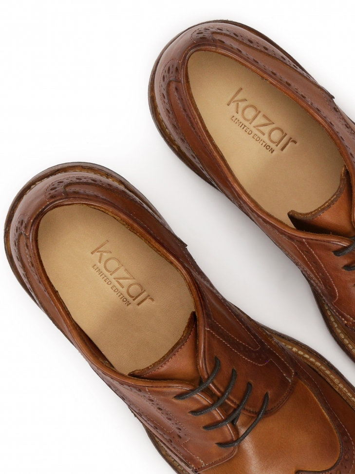 Brązowe półbuty z ażurowym zdobieniem z Limitowanej Kolekcji