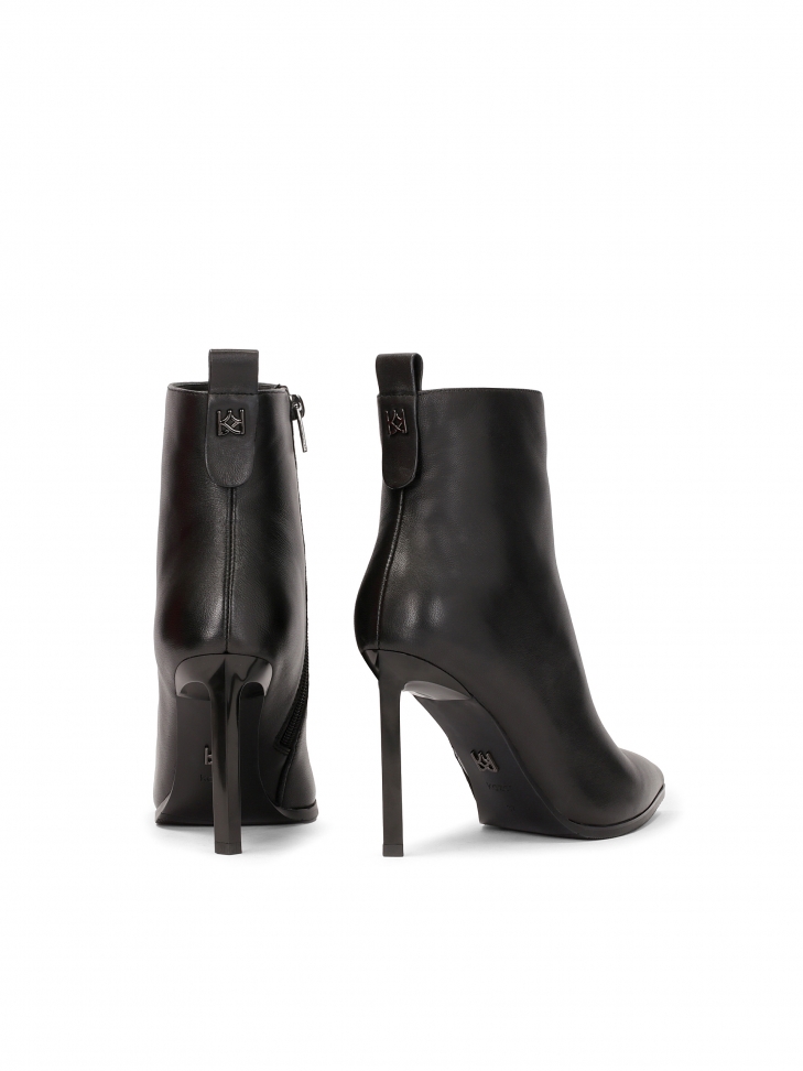 Czarne skórzane botki na smukłym obcasie