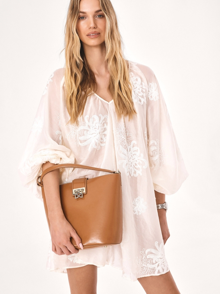 Jasnobrązowa torebka z dodatkową saszetką i uchwytem do ręki