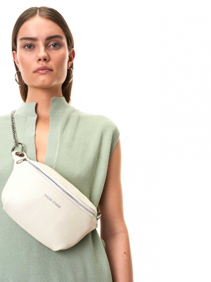 Nerka damska w kolorze amanej bieli